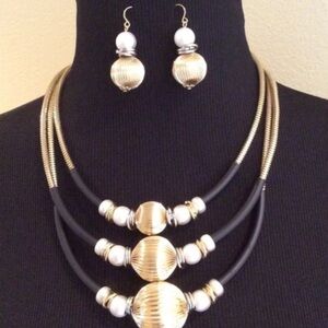 Gold Layered Necklace Set